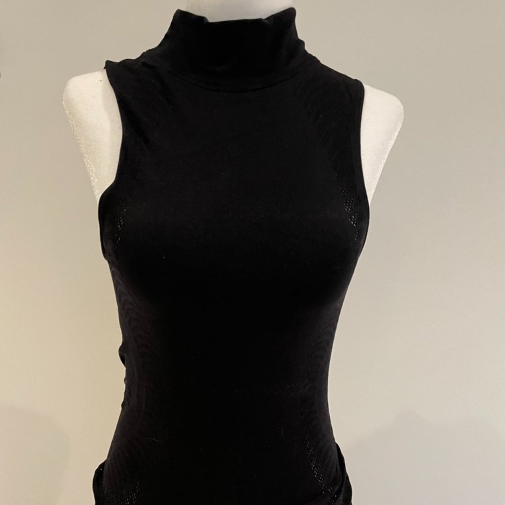 lululemon Fitted High Neck Top